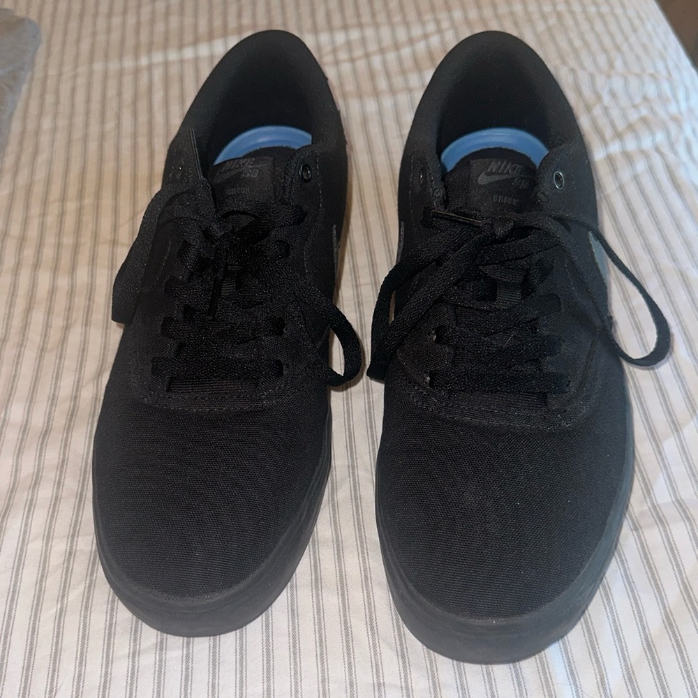 Black Nike SB Checks Size 11